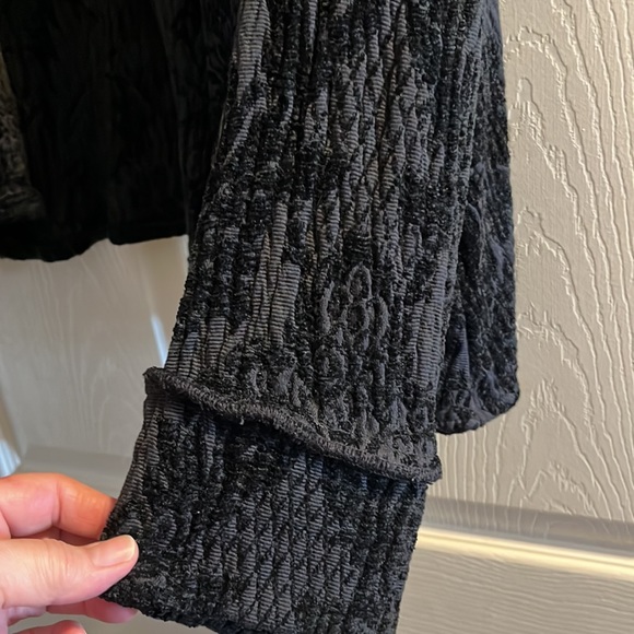 Beautiful Jacquard Jacket - Picture 3 of 5